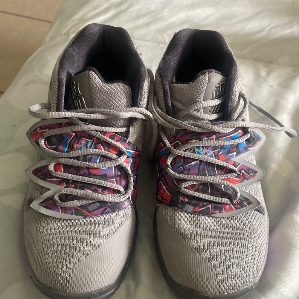 Boys Nike special addition grey lavender